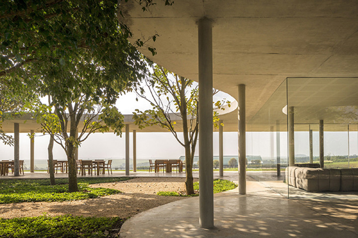 Fazanda-Boa-Vista-Equestrian-Center-Clubhouse-Isay-Weinfeld-3
